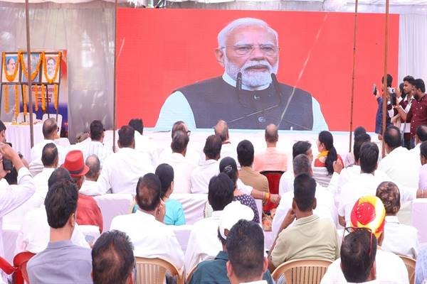 25 वर्ष की जनसेवा यात्रा जनता के विश्वास, आशीर्वाद और सहयोग का परिणाम : प्रधानमंत्री श्री नरेंद्र मोदी