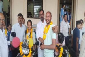विकासखंड स्तरीय स्कूटी वितरण कार्यक्रम में 36 विद्यार्थियों को मिली स्कूटी 13 विकासखंड स्तरीय स्कूटी वितरण कार्यक्रम में 36 विद्यार्थियों को मिली स्कूटी