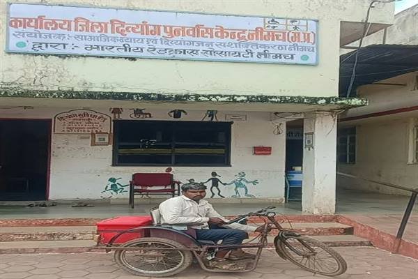 //सफलता की कहानी// दिव्यांगता को नहीं बनने दिया मजबूरी, योजनाओं के सहयोग से दशरथ नायक बने आत्मनिर्भर
