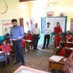 कलेक्टर ने भाटखेड़ी के शासकीय विद्यालयों का निरीक्षण कर शिक्षण व्यवस्था का लिया जायजा