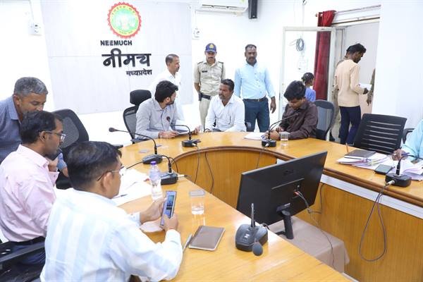 जनसुनवाई में कलेक्टर ने सुनी 92 आवेदकों की समस्याएं