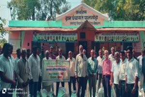 ग्राम पालसोड़ा में 25 पशुपालकों को उन्नत हरा चारा उत्पादन के लिए मिनीकिट वितरित
