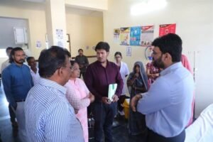 मुख्यमंत्री जनविश्वास अभियान के अंतर्गत कलेक्टर ने सावन प्राथमिक स्वास्थ्य केंद्र का किया निरीक्षण