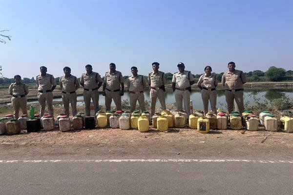 अवैध मदिरा के विरुद्ध आबकारी विभाग की बड़ी कार्रवाई