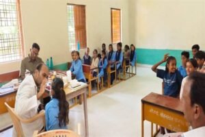 माध्यमिक विद्यालय बर्डिया जागीर में आयुर्वेदिक चिकित्सा शिविर संपन्न