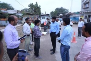 कलेक्टर ने निर्माणाधीन नीमच-सिंगोली मार्ग का किया निरीक्षण