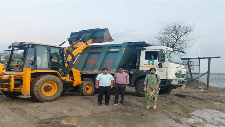 जिला प्रशासन की खान खेड़ी में बड़ी कार्रवाई