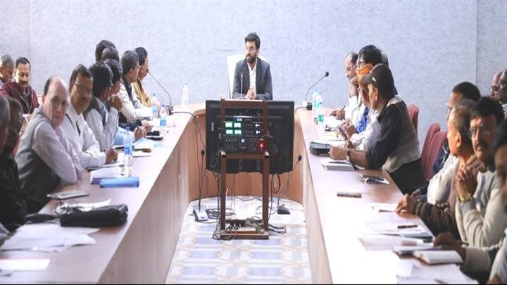 प्री-बोर्ड परीक्षा परिणाम की विद्यालयवार समीक्षा, कलेक्टर हिमांशु चंद्रा के सख्त निर्देश 1