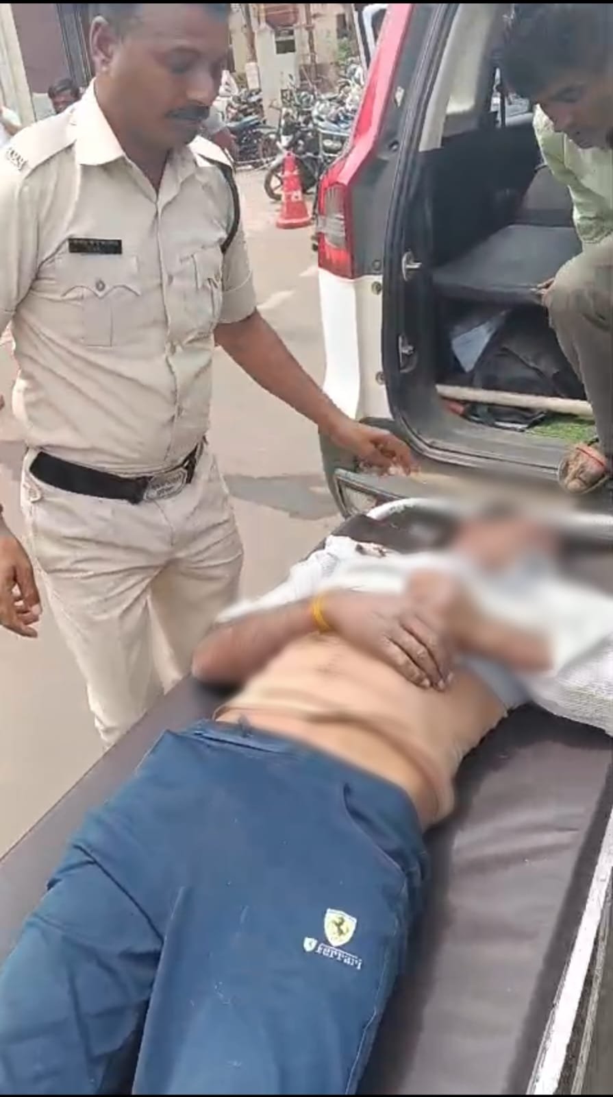 समय पर मदद बनी जीवनदान: डायल-112 ने जहरीला पदार्थ का सेवन करने वाले व्यक्ति को पहुंचाया अस्पताल