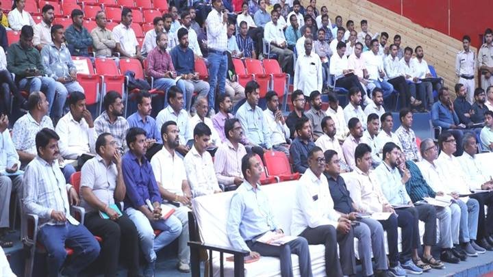 संपूर्ण राजस्व अमले ने सामूहिक रूप से भरे स्वगणना फार्म