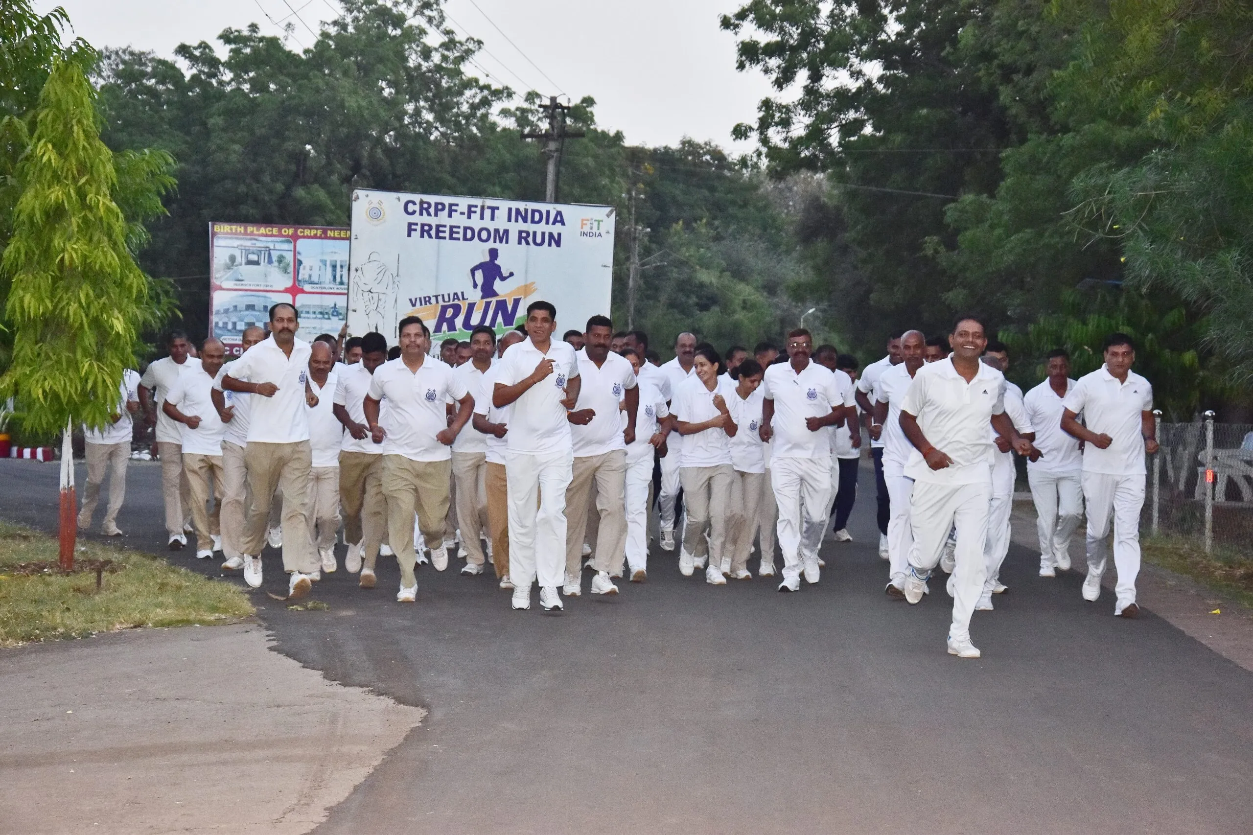 सीआरपीएफ कैम्प में फिट इंडिया फ्रीडम रन 4.0 दौड का आयोजन सीआरपीएफ कैम्प में फिट इंडिया फ्रीडम रन 4.0 दौड का आयोजन
