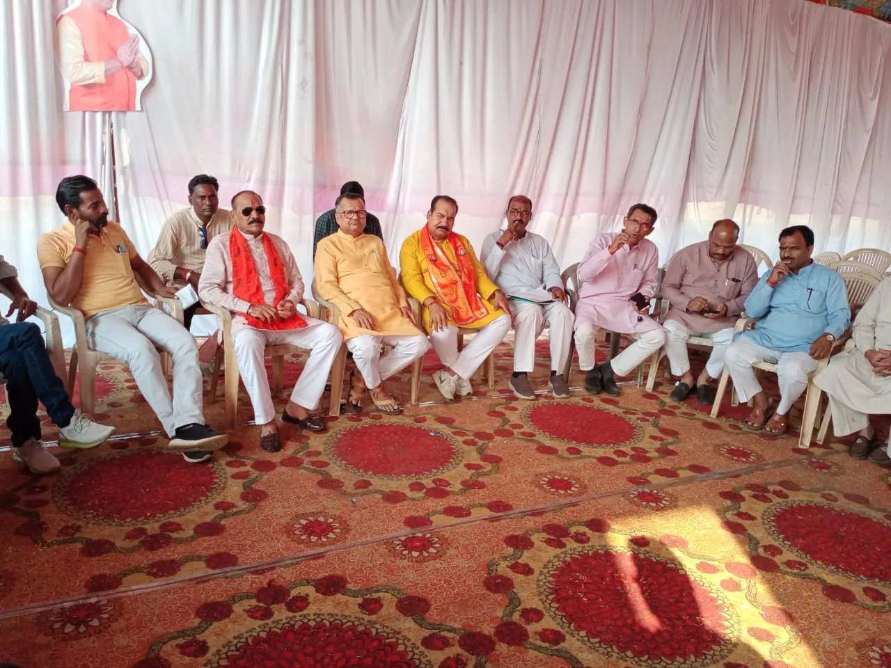 नामांकन की भव्य तैयारी को लेकर श्री परिहार ने ली बैठक, 26 अक्टूबर को धूमधामके साथ नीमच भाजपा प्रत्याशी श्री परिहार हजारों समर्थको व कार्यकर्ताओं की उपस्थिति में अपना नामांकन दाखि ल करेंगे