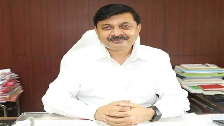 ऐसे व्यक्तियों को जो उस क्षेत्र के मतदाता नहीं है, उन्हे मतदान समाप्ति के 48 घंटे पूर्व क्षेत्र छोड़कर जाना होगा ऐसे व्यक्तियों को जो उस क्षेत्र के मतदाता नहीं है, उन्हे मतदान समाप्ति के 48 घंटे पूर्व क्षेत्र छोड़कर जाना होगा