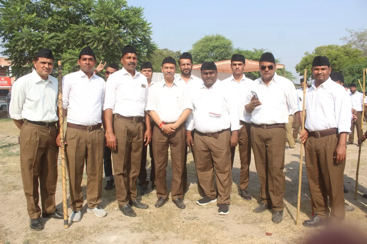 कैबिनेट मंंत्री सखलेचा ने लिया पथ संचलन में भाग, स्वयं सेवकों के साथ की कदमताल