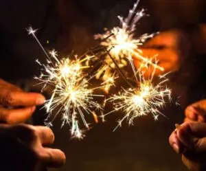 Diwali 2023: बनाना चाहते हैं अपनी दिवाली को सुरक्षित और खुशहाल, तो इन बातों का रखें ख्याल