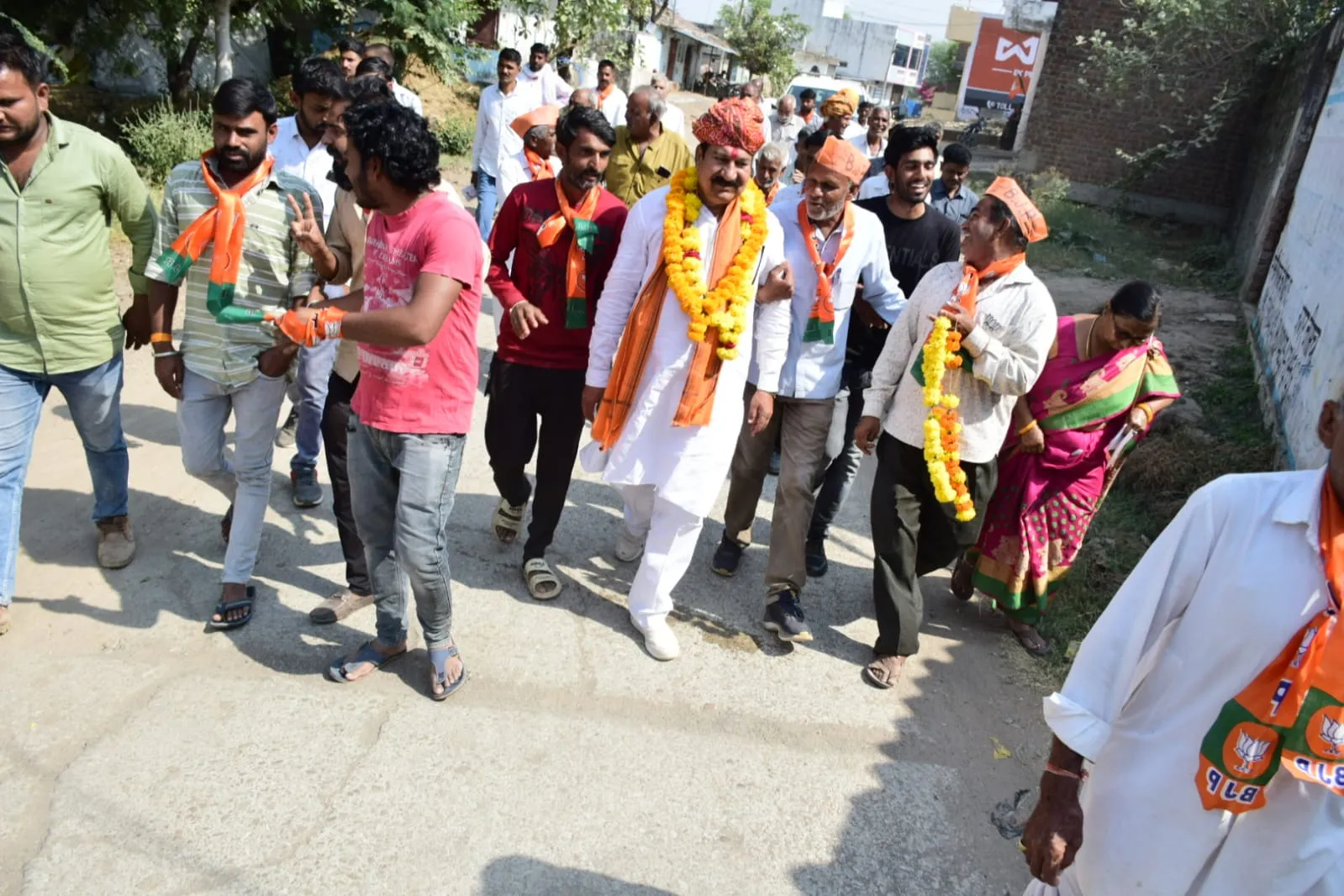 श्री चौहान ने लाडली बहन योजना शुरू की है तथा बहनों के खाते में हर माह 1250 रुपए जमा हो रहे हैं जो आगे बढ़कर 3000 कर दिए जाएंगे- दिलीप सिंह परिहार