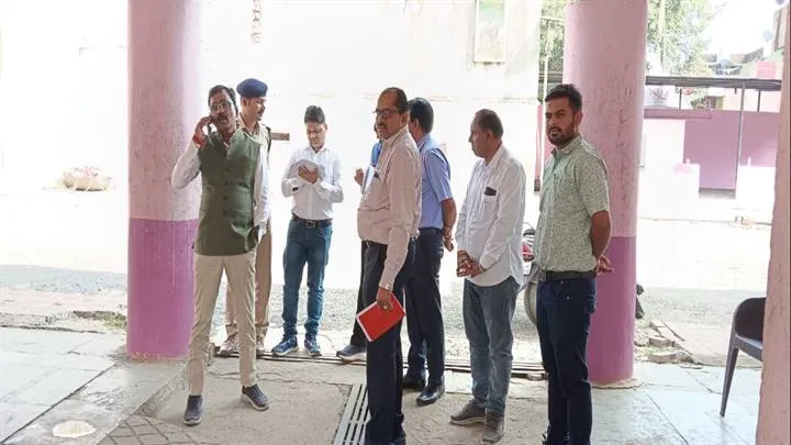 आर्ब्जवर श्री जावले व्दारा मनासा में क्रिटीकल मतदान केन्द्रों का निरीक्षण-आर्ब्जवर श्री जावले व्दारा मनासा में क्रिटीकल मतदान केन्द्रों का निरीक्षण आर्ब्जवर श्री जावले व्दारा मनासा में क्रिटीकल मतदान केन्द्रों का निरीक्षण-आर्ब्जवर श्री जावले व्दारा मनासा में क्रिटीकल मतदान केन्द्रों का निरीक्षण