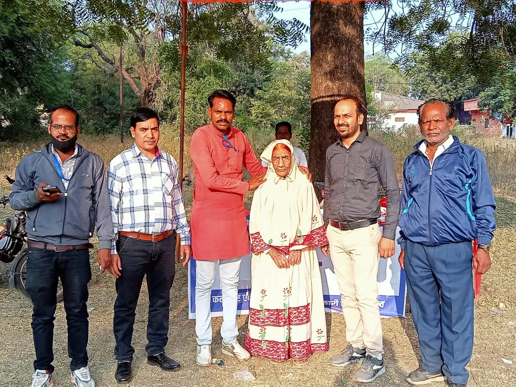 कल्याण कमलमय समर्थक समिति के पदाधिकारीयो की मेहनत से बूथ क्रमांक 74 पर हुआ अच्छा मतदान