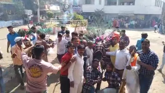 गाय सजाओ प्रतियोगीता का हुवा आयोजन, हुई गायो की दौड़, प्रथम, द्वितीय, तृतीय गोपालक हुए सम्मानित गाय सजाओ प्रतियोगीता का हुवा आयोजन, हुई गायो की दौड़, प्रथम, द्वितीय, तृतीय गोपालक हुए सम्मानित