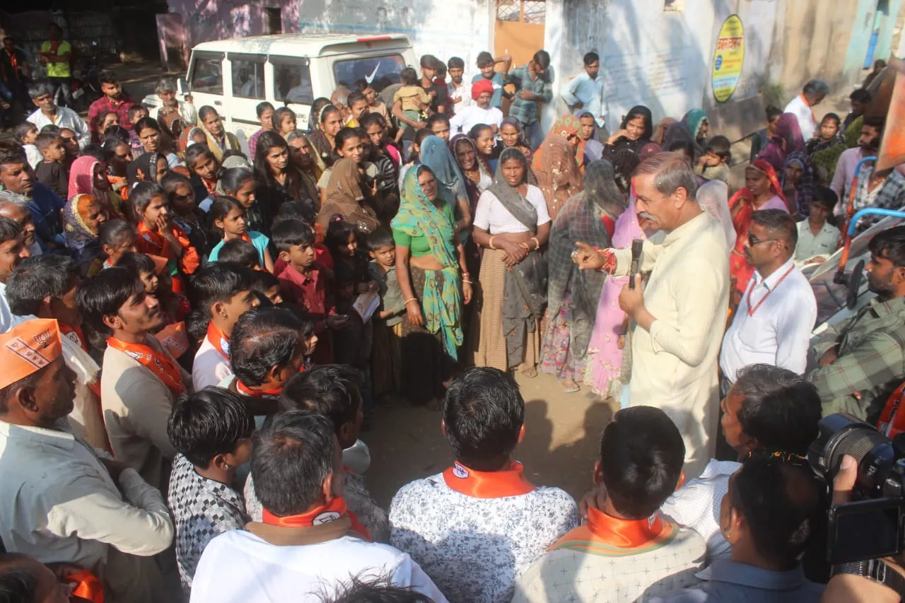 नहीं देंगे उद्योगों के लिए जमीन, बहनों और भाइयों को दिया सम्मान, बच्चों को अच्छी शिक्षा, सिंचाई की व्यवस्था, विकास और विश्वास के लिए चुने सरकार -ओमप्रकाश सखलेचा