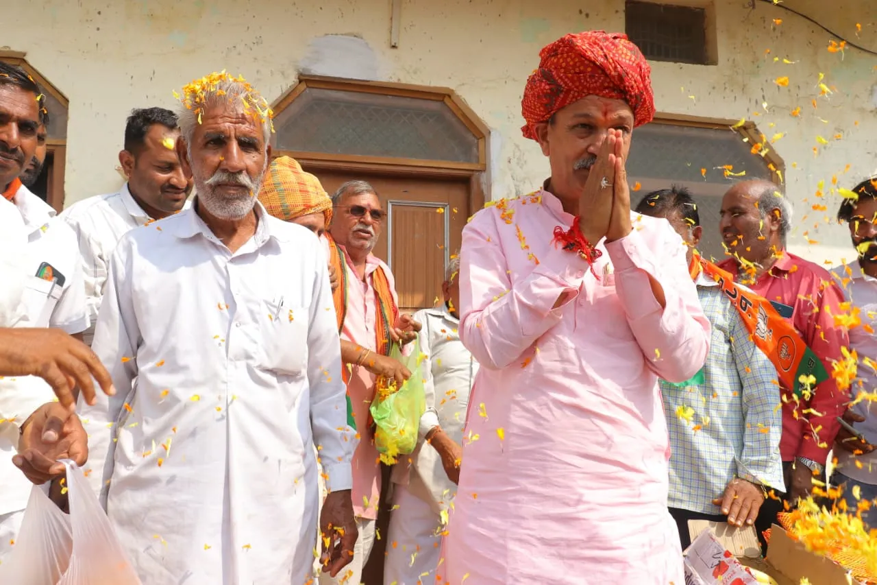 बुजुर्गों को कराये तीर्थ दर्शन और विद्यार्थियों को निःशुल्क शिक्षा के साथ भाजपा सरकार ने स्कूटी, लैपटॉप दिए-ओम प्रकाश सखलेचा