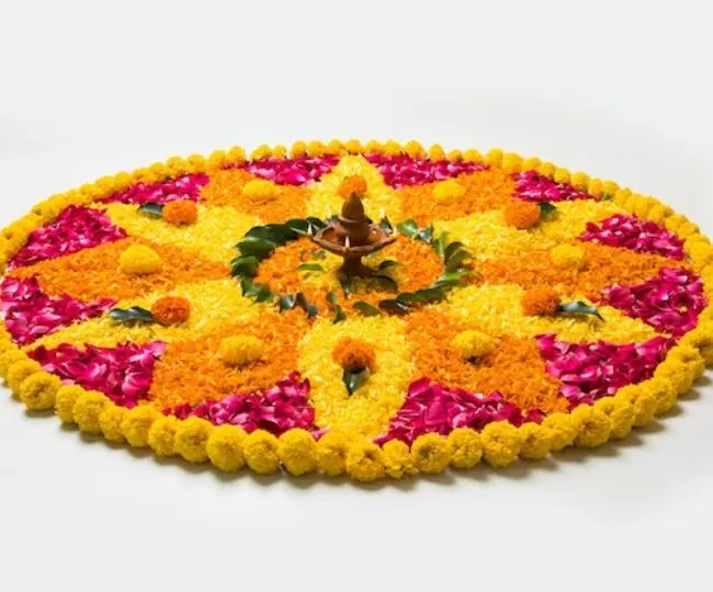 Diwali 2023: इस दिवाली इन आसान तरीकों से बढ़ाएं अपने पूजा घर की रौनक