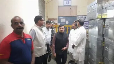 कलेक्टर श्री जैन ने अभ्यर्थियों औैर उनके अभिकर्ताओं के साथ किया मतगणना केंद्र एवं स्ट्रांग रूम परिसर का निरीक्षण कलेक्टर श्री जैन ने अभ्यर्थियों औैर उनके अभिकर्ताओं के साथ किया मतगणना केंद्र एवं स्ट्रांग रूम परिसर का निरीक्षण