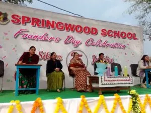 स्प्रिंगवुड स्कूल नीमच में मनाया गया स्थापना दिवस- Good News no.1