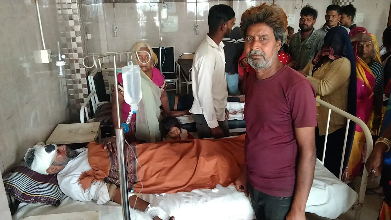 truck ट्रक की टक्कर से मोपेड सवार 1 की मौत, 2 घायल Oh My God