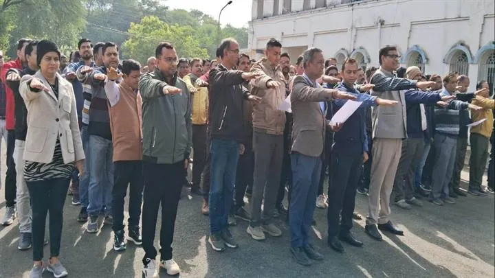 Good Governance Day oath सुशासन दिवस की शपथ कलेक्टोरेट में दिलाई गई, No 1 Good Governance Day oath सुशासन दिवस की शपथ कलेक्टोरेट में दिलाई गई, No 1
