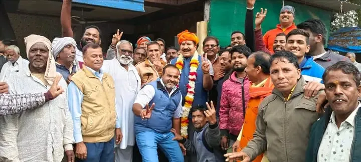 भाजपा की प्रचंड जीत पर ग्वालटोली में मना जश्न, निकली वाहन रैली,– यहां 1423 वोट से जीते श्री परिहार भाजपा की प्रचंड जीत पर ग्वालटोली में मना जश्न, निकली वाहन रैली,– यहां 1423 वोट से जीते श्री परिहार