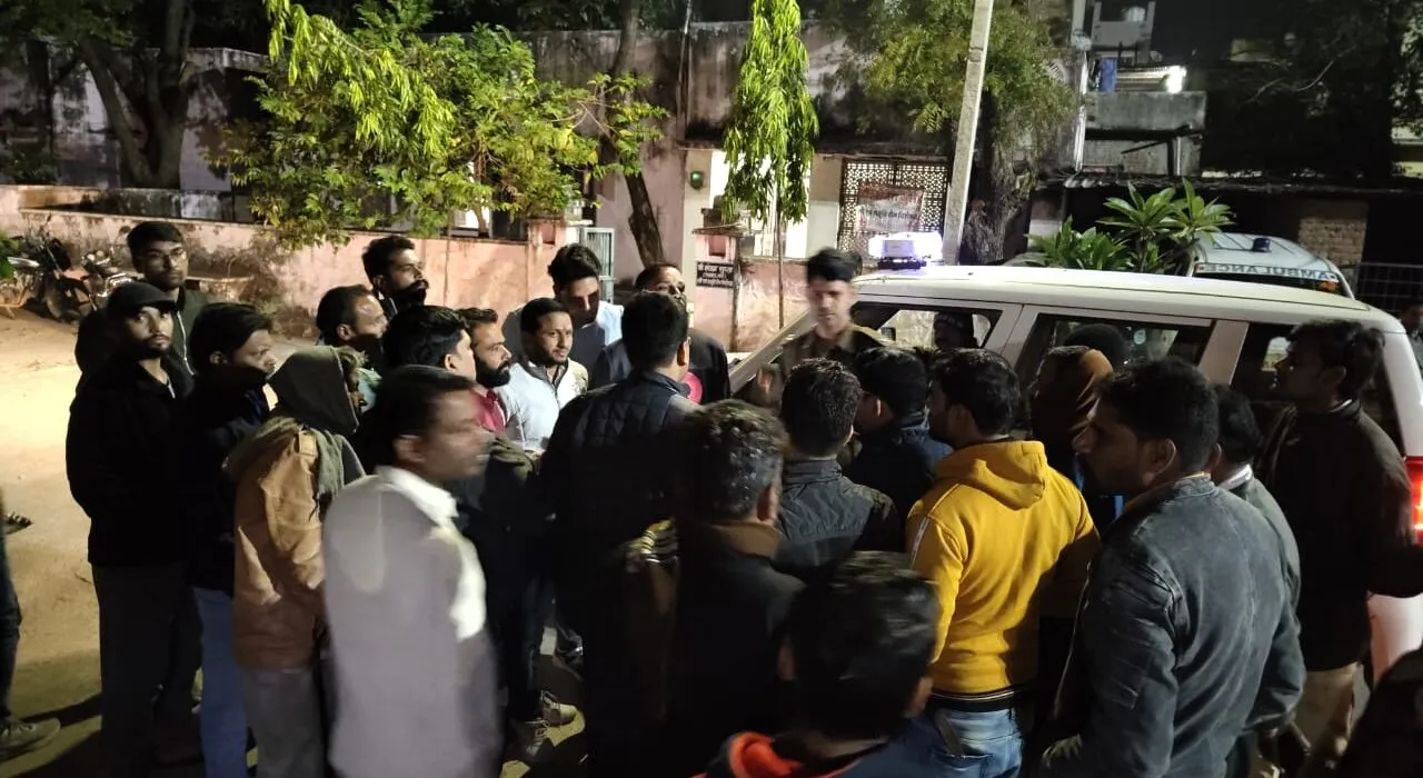 छोटी सादड़ी के मलावदा गांव के समीप हुआ दर्दनाक हादसा, छोटी सादड़ी से शादी करके लौट रही महिला को ट्रेलर ने लिया चपेट में, मौके पर हुई मौत