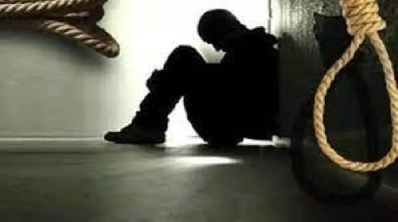 फांसी के फंदे पर लटक कर अज्ञात कारणो के चलते युवक ने की अपनी जीवन लीला समाप्त