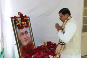 ministers took oath : मंत्रियों ने ली शपथ, शिवराज सरकार के 6 मंत्रियों को जगह, सिंधिया के 3 समर्थक को भी जगह; ​​​​​​​विजयवर्गीय, प्रहलाद समेत 18 कैबिनेट मंत्री, Congrats