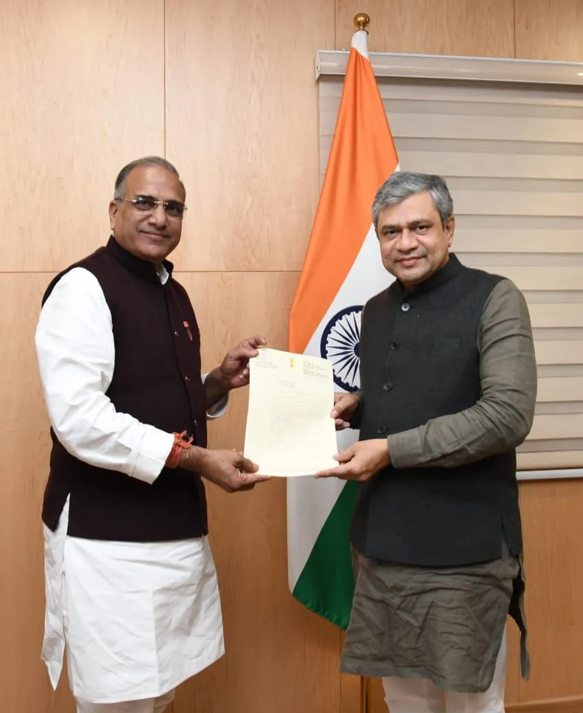 नई रूटों के सर्वे कार्य में तेजी एवं स्टेशनों के विकास कार्यो में तेजी लाई जाए Good Job No.1