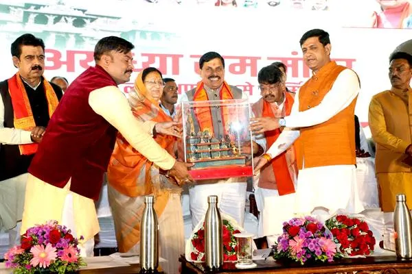 Indore Became Rammay राममय हुई इंदौर नगरी, जय श्री राम के नारों से गूंज उठा सम्पूर्ण शहर Good News No. 1 Indore Became Rammay राममय हुई इंदौर नगरी, जय श्री राम के नारों से गूंज उठा सम्पूर्ण शहर Good News No. 1