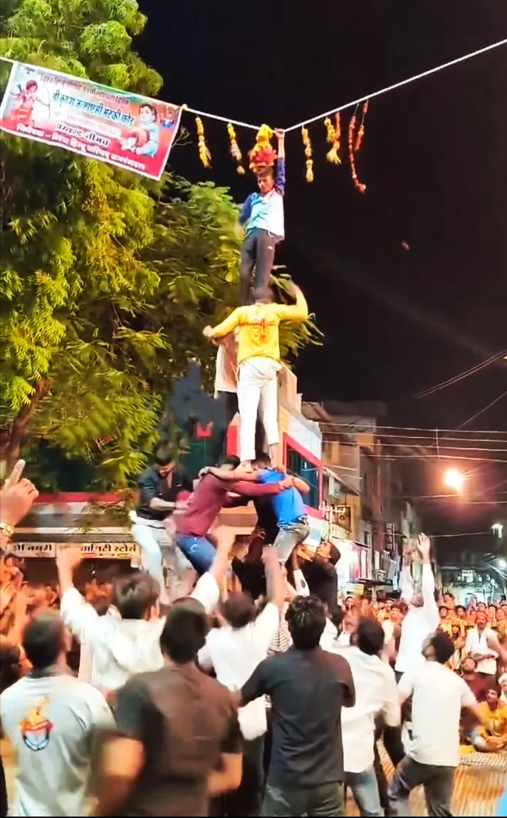 गोगा नवमी पर निकला छड़ी निशान चल समारोह