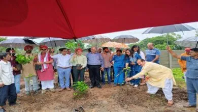 विधायक श्री परिहार, जि.प.अध्यक्ष श्री चौहान ने किया दुलाखेडा शाला परिसर में पौधारोपण विधायक श्री परिहार, जि.प.अध्यक्ष श्री चौहान ने किया दुलाखेडा शाला परिसर में पौधारोपण