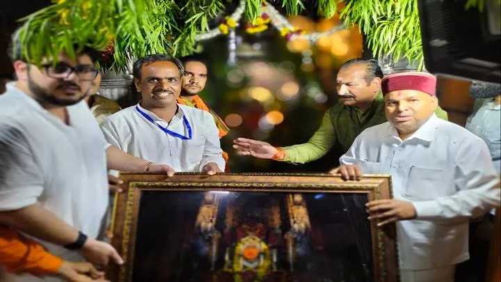 कर्नाटक के राज्यपाल श्री गेहलोत ने मॉ भादवामाता मंदिर में दर्शन कर, देश व प्रदेश की सुख समृद्धि की कामना की कर्नाटक के राज्यपाल श्री गेहलोत ने मॉ भादवामाता मंदिर में दर्शन कर, देश व प्रदेश की सुख समृद्धि की कामना की