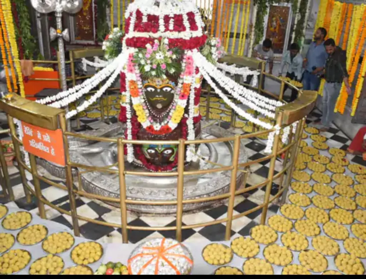 युवा समाजसेवी अरूल अशोक अरोरा गंगानगर की तरफ से 51 हजार लड्डुओं का भोग, मंदसौर में पहली बार भगवान पशुपतिनाथ मंदिर के 64वां प्रतिष्ठा महोत्वस में बडा आयोजन, लाखों भक्तों ने की प्रसादी ग्रहण