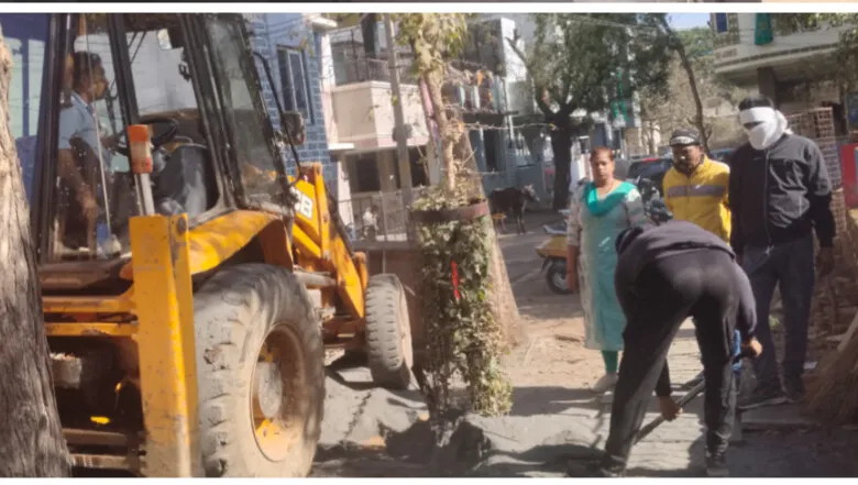 सड़को से वेस्ट मटेरीयल हटाया, आंगनवाड़ी के बच्चो को दिया स्वच्छता का संदेश सड़को से वेस्ट मटेरीयल हटाया, आंगनवाड़ी के बच्चो को दिया स्वच्छता का संदेश