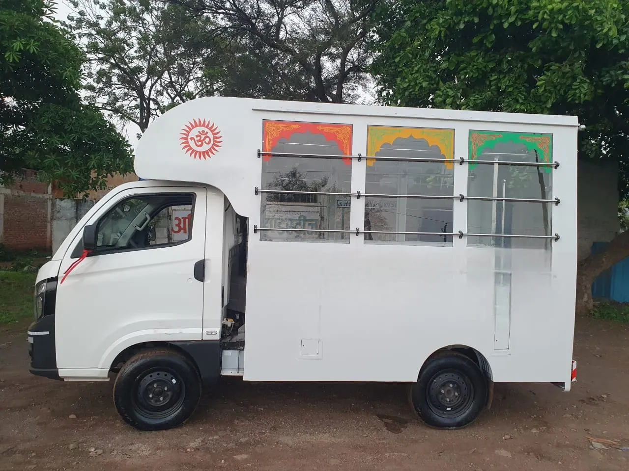 विधायक मारू के प्रयास से जन सेवा एवं सामाजिक उत्तरदायित्व की अनूठी पहल: मनासा नगर परिषद को मिली मोक्ष रथ शव वाहन की सौगात