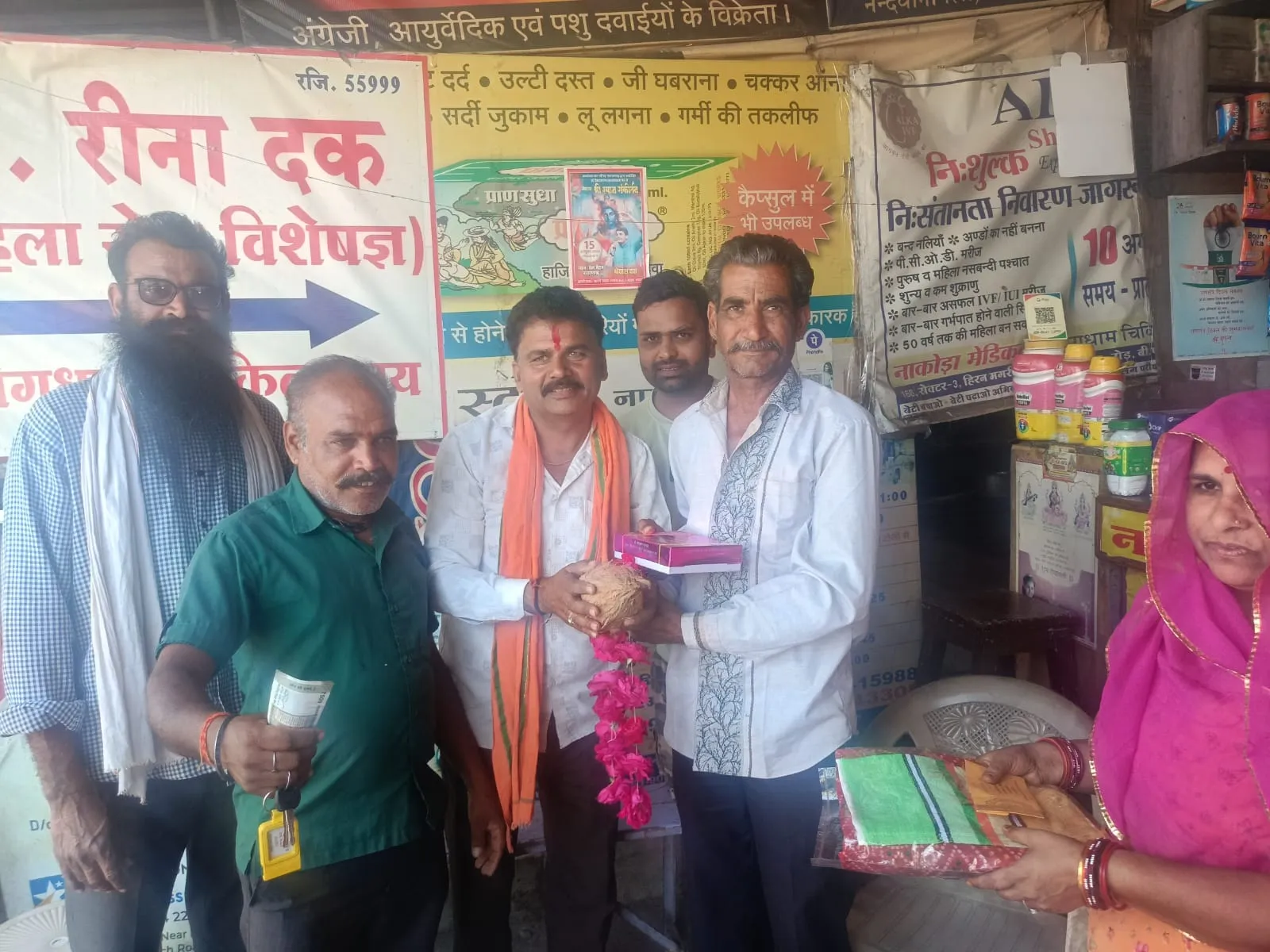 ईमानदारी की मिसाल: बस कंडक्टर बाबूलाल गुर्जर ने बस में मिला सोने का मंगलसूत्र लौटाया