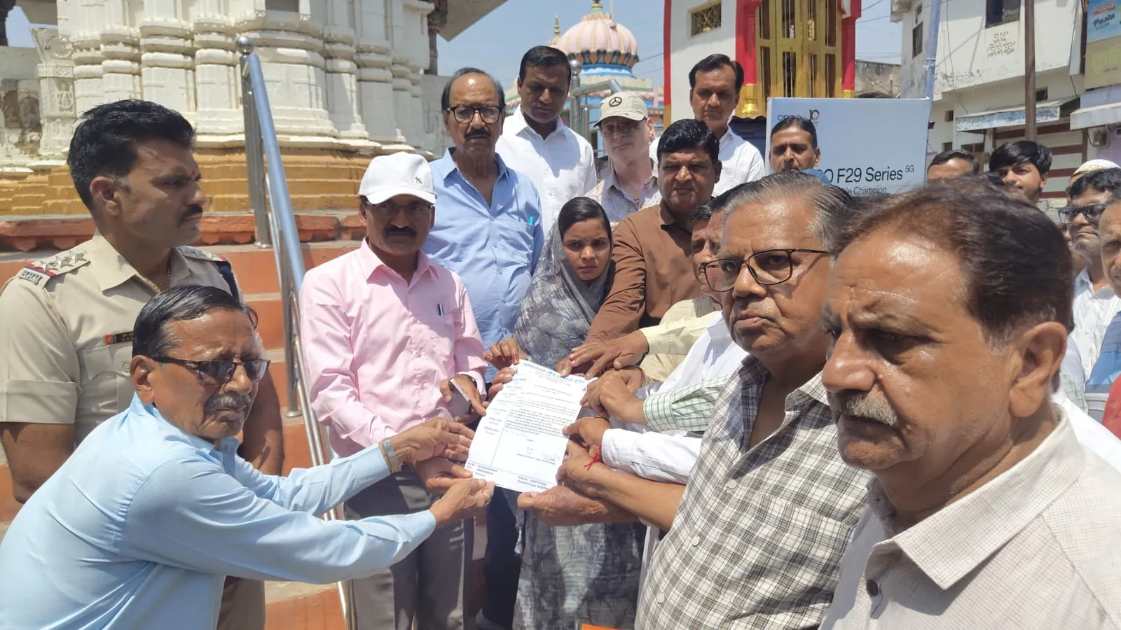 जैन संतों पर हुए हमले को लेकर रामपुरा सर्व समाज ने आक्रोश रैली निकलकर मुख्यमंत्री के नाम सौपा ज्ञापन