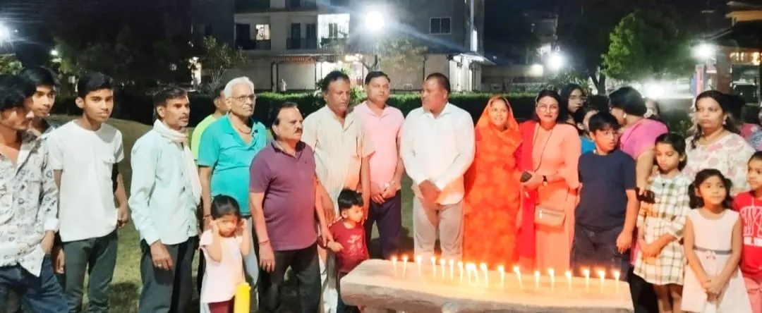 पहलगाम आतंकी हमले में हुए शहीदों को इंद्रानगर दीनदयाल वाटिका में श्रद्धांजलि दी गई