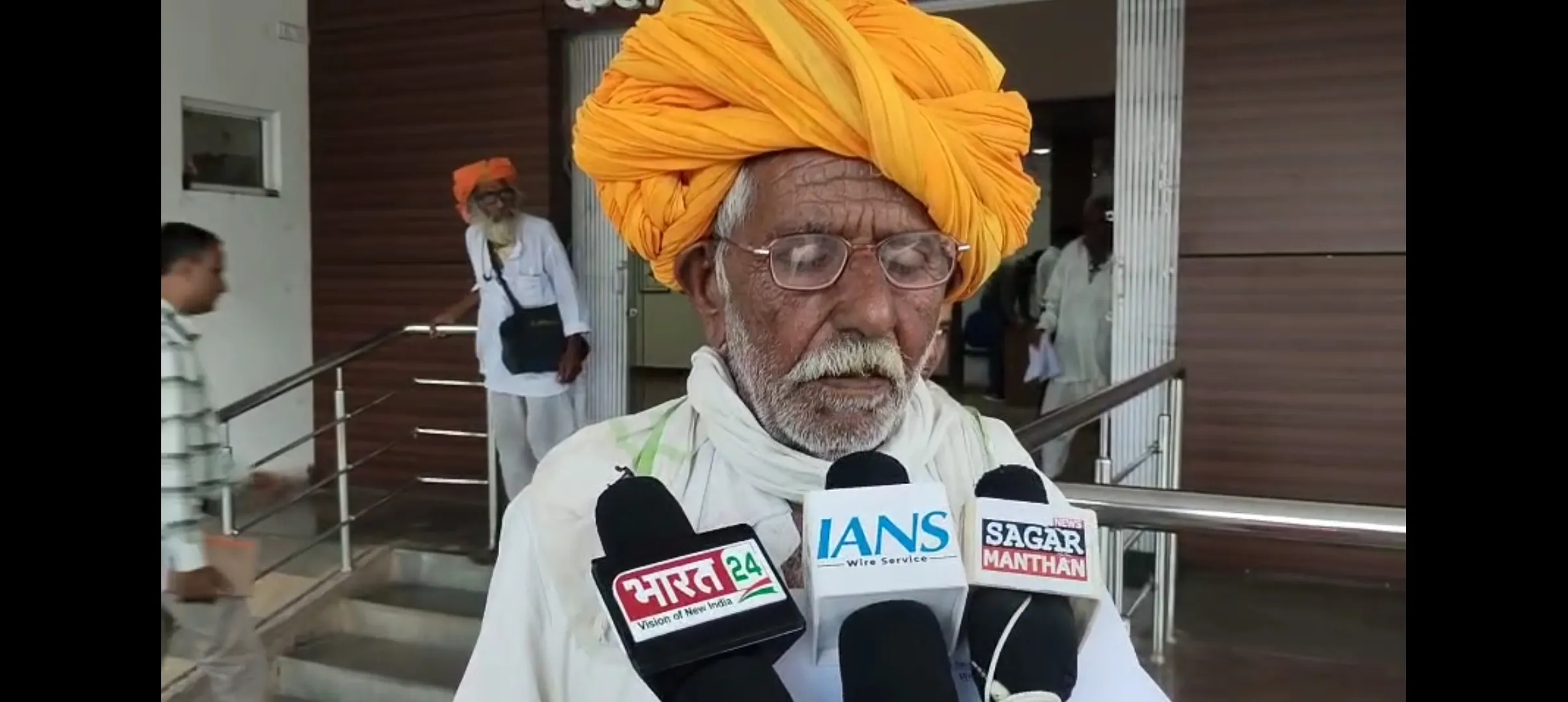 ग्राम पंचायत की मनमानी से परेशान किसान राधेश्याम ने दी आत्मदाह की चेतावनी:,कलेक्टर की जनसुवाई में हुई शिकायत