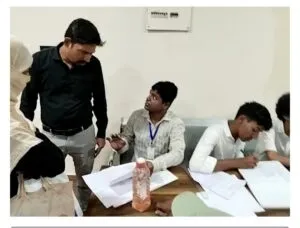 नीमच में विद्यार्थियों की कलम बनी गरीबों की आवाज़, कलेक्टर की पहल से बदल रही तस्वीर