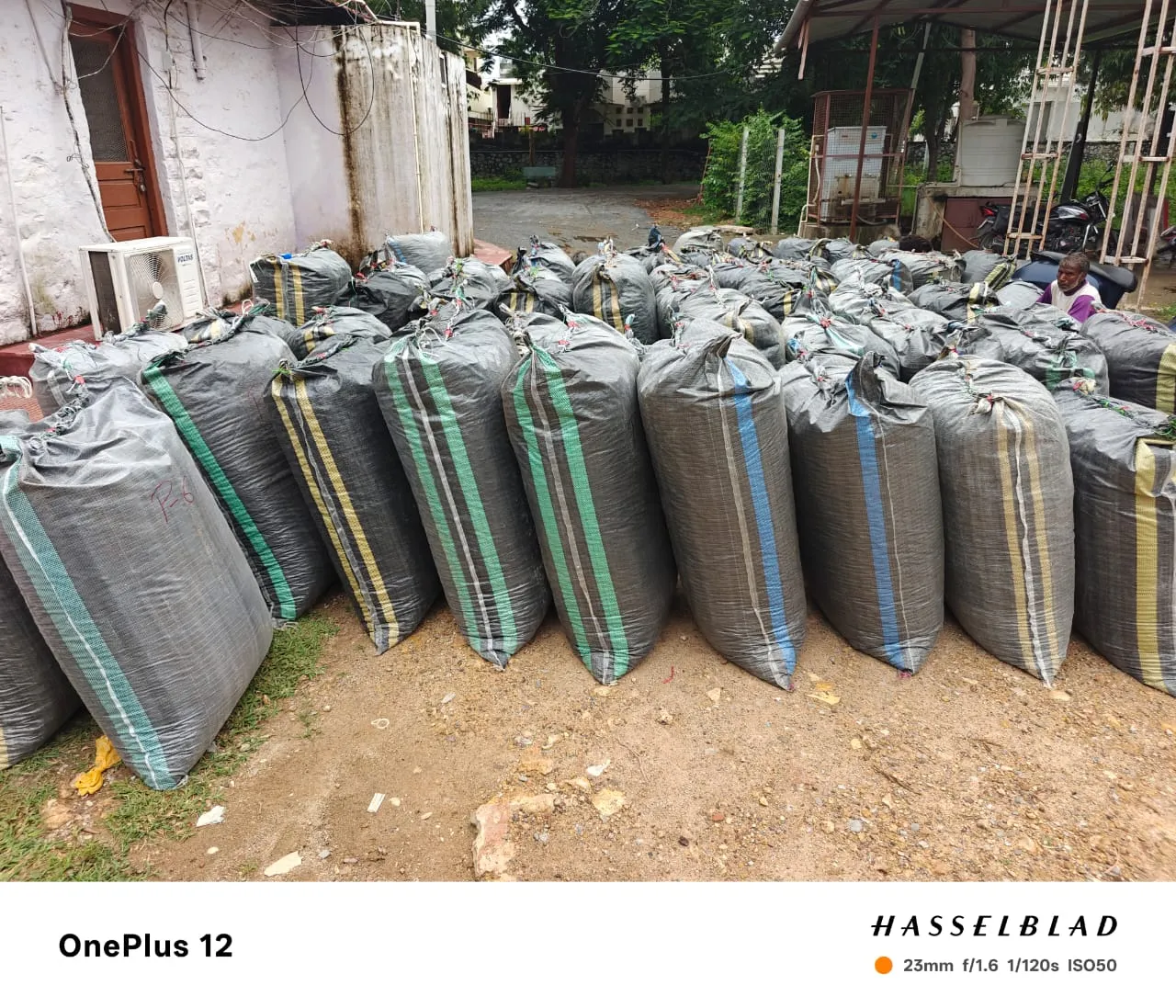 सीबीएन कोटा ने पिकअप से 1238.970 किलो डोडाचूरा किया जब्त, एक राउंड हवाई फायरिंग की गई, फिर भी चालक नहीं रुका, आरोपी हुआ फरार 