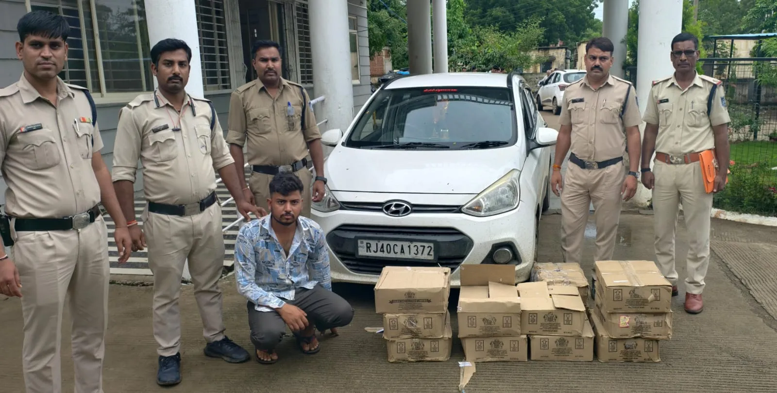 आई 10 स्पोर्ट कार से 4 लाख 60 हजार रुपये की अवैध शराब जप्त