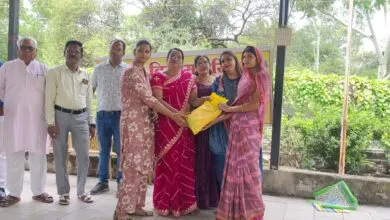 राखी के त्योहार पर सुभाष शाखा द्वारा 20 निर्धन परिवारों को राखी गिफ्ट पैक उपहार वितरित किए